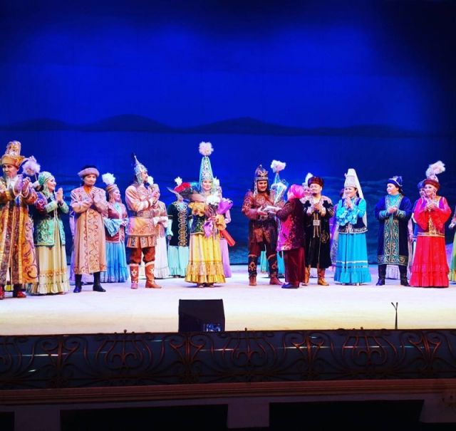 Южно-Казахстанские артисты выступили на Алматинской сцене